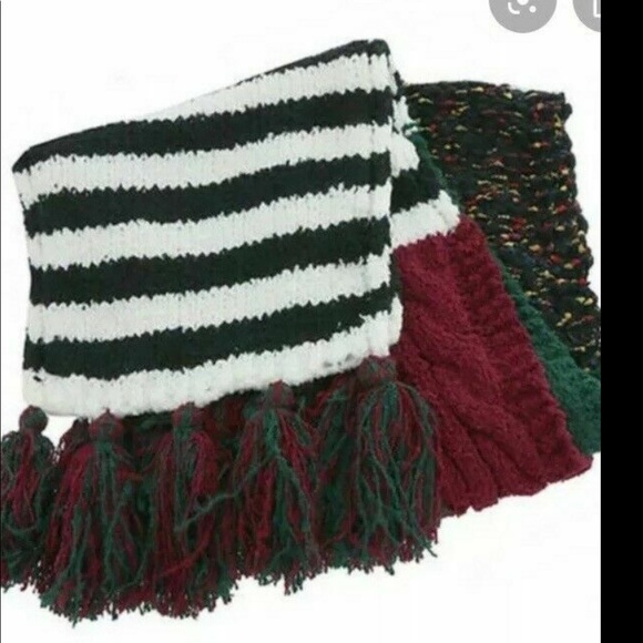 🆕New with tags FREE PEOPLE NOVA TASSEL SCARF - Picture 9 of 9